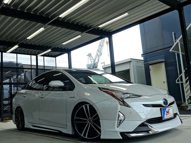 TOYOTA PRIUS 2017 Image 31