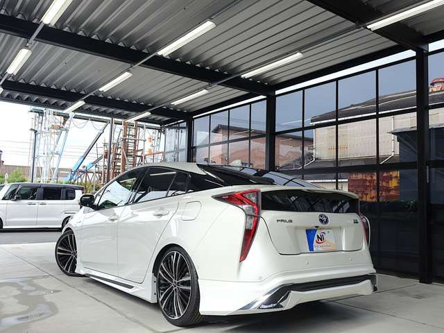 TOYOTA PRIUS 2017 Image 31