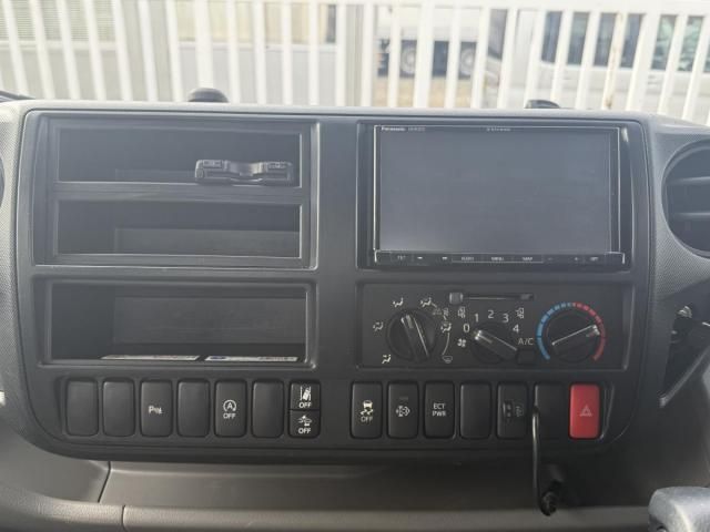 HINO DUTRO 2022 Image 31