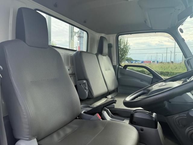 HINO DUTRO 2022 Image 31