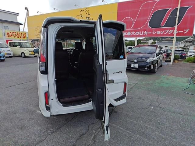 HONDA STEPWAGON 2016 Image 31