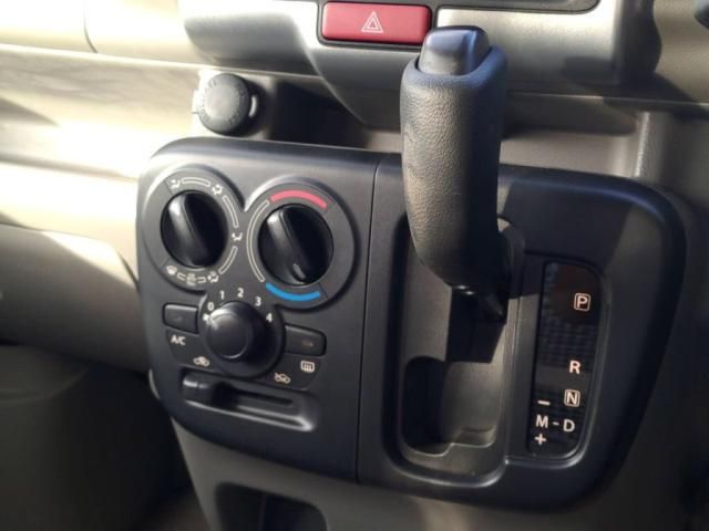 NISSAN NV100 CLIPPER 2018 Image 31