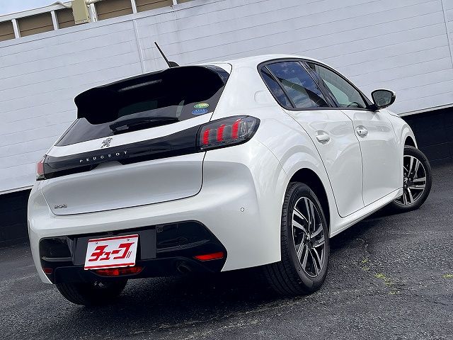 PEUGEOT 208 2021 Image 31