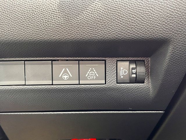 PEUGEOT 208 2021 Image 31