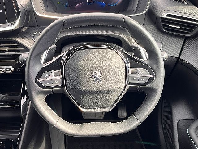 PEUGEOT 208 2021 Image 31