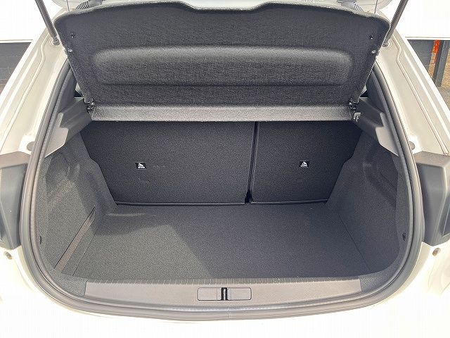 PEUGEOT 208 2021 Image 31