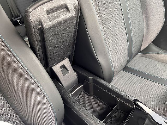 PEUGEOT 208 2021 Image 31