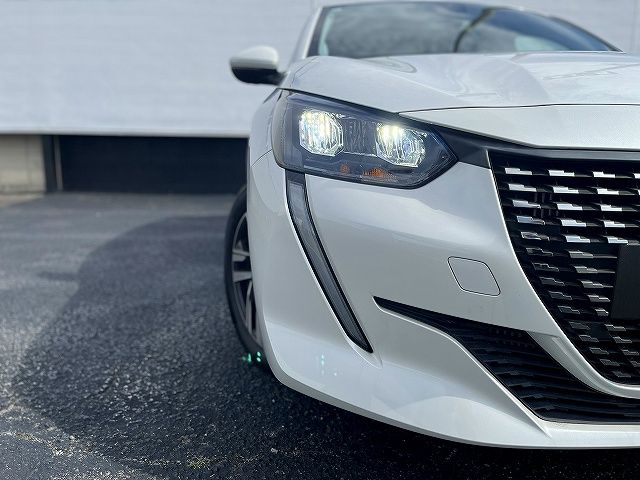 PEUGEOT 208 2021 Image 31