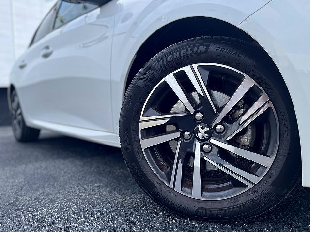 PEUGEOT 208 2021 Image 31