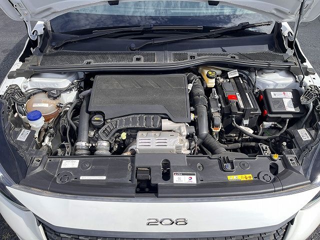 PEUGEOT 208 2021 Image 31