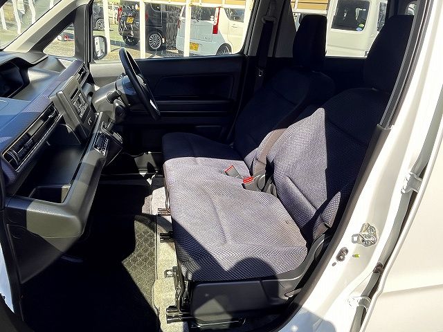 SUZUKI WAGON R 2018 Image 31