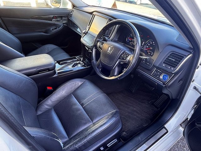 TOYOTA CROWN SEDAN HYBRID 2015 Image 31