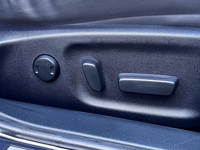 TOYOTA CROWN SEDAN HYBRID 2015 Image 31