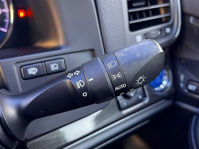 TOYOTA CROWN SEDAN HYBRID 2015 Image 31