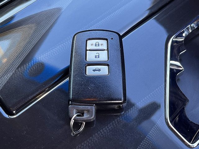 TOYOTA CROWN SEDAN HYBRID 2015 Image 31