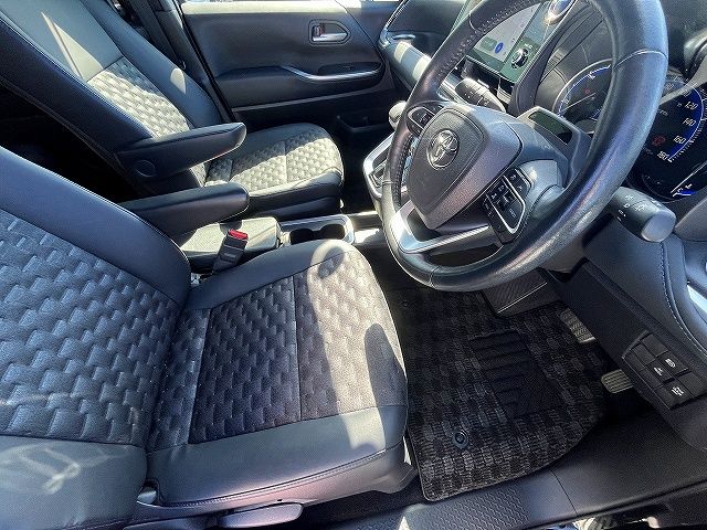 TOYOTA VOXY HYBRID 2022 Image 31