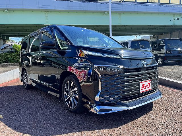 TOYOTA VOXY HYBRID 2022 Image 31