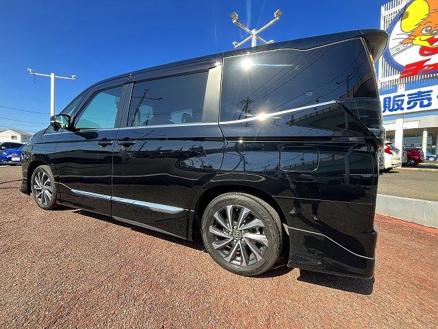 TOYOTA VOXY HYBRID 2022 Image 31