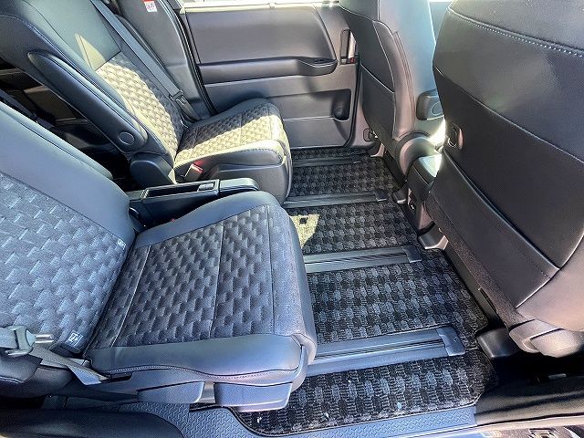 TOYOTA VOXY HYBRID 2022 Image 31