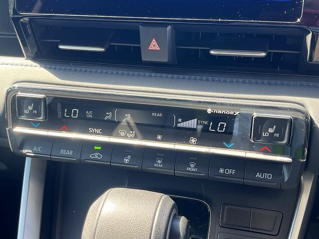 TOYOTA VOXY HYBRID 2022 Image 31