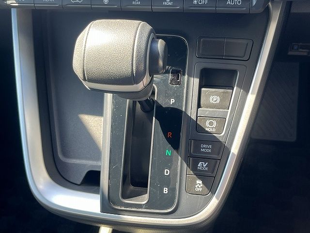 TOYOTA VOXY HYBRID 2022 Image 31