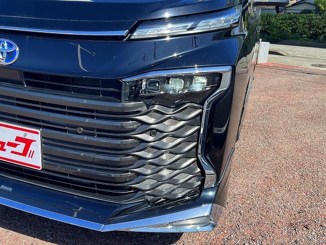 TOYOTA VOXY HYBRID 2022 Image 31