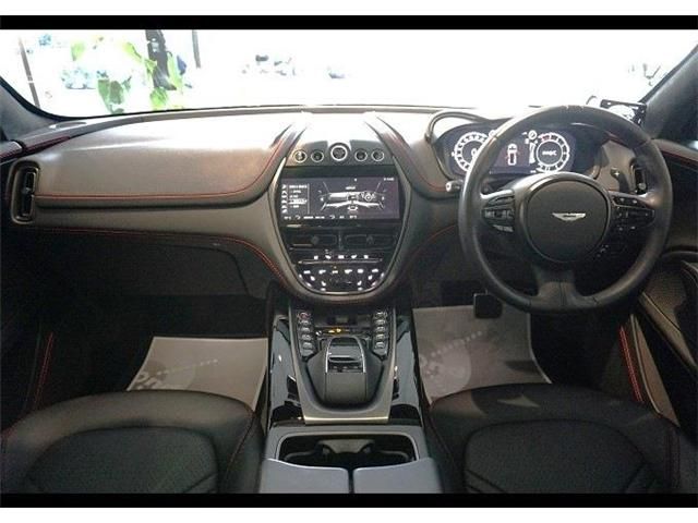 ASTON MARTIN SUV 2022 Image 31