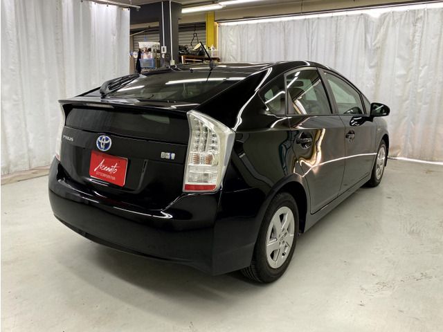 TOYOTA PRIUS 2011 Image 31