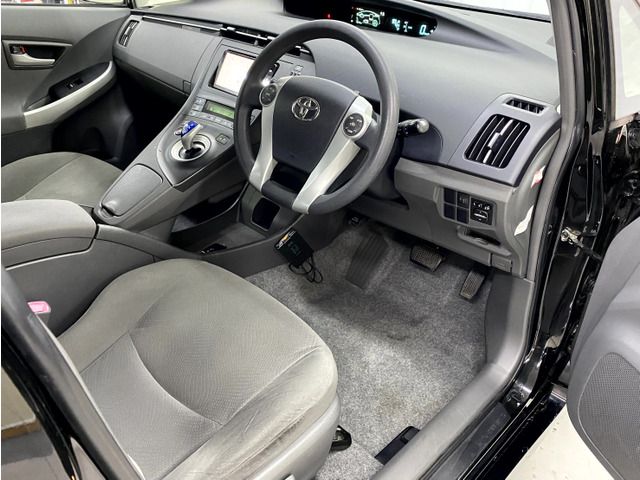 TOYOTA PRIUS 2011 Image 31