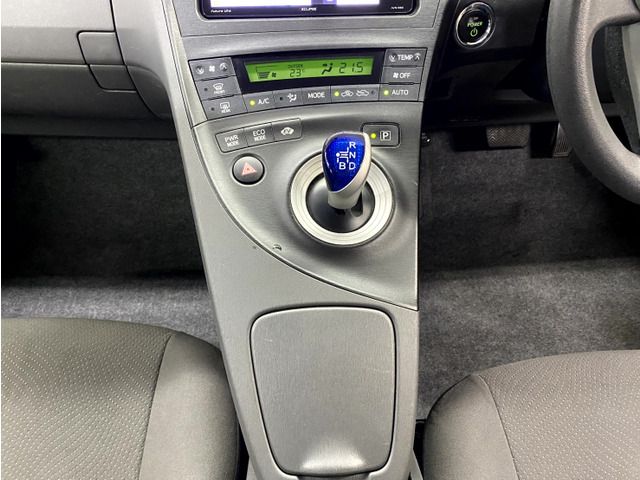 TOYOTA PRIUS 2011 Image 31