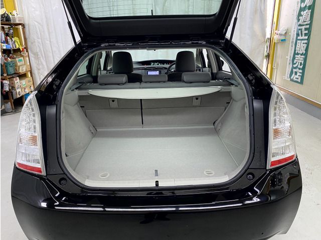 TOYOTA PRIUS 2011 Image 31