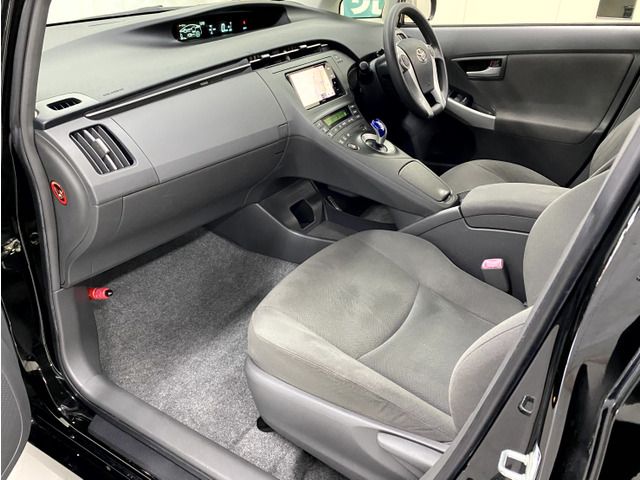 TOYOTA PRIUS 2011 Image 31