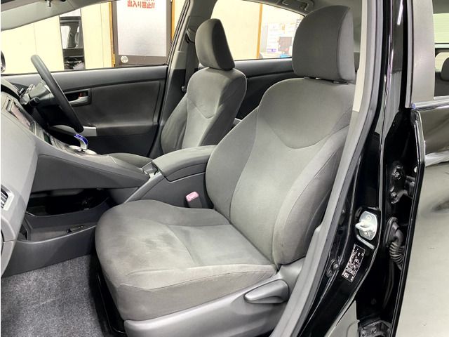 TOYOTA PRIUS 2011 Image 31