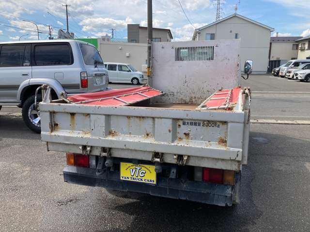 ISUZU  2013 Image 31