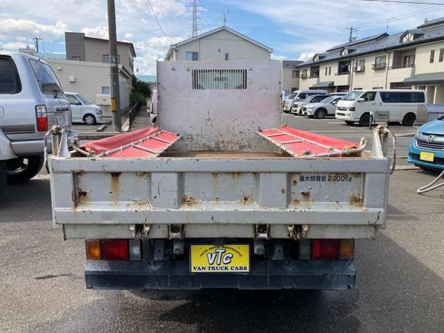 ISUZU  2013 Image 31