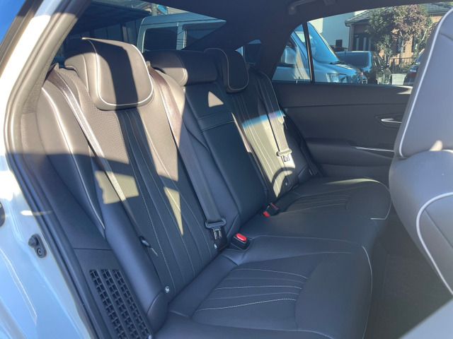 TOYOTA CROWN SEDAN HYBRID 2019 Image 31