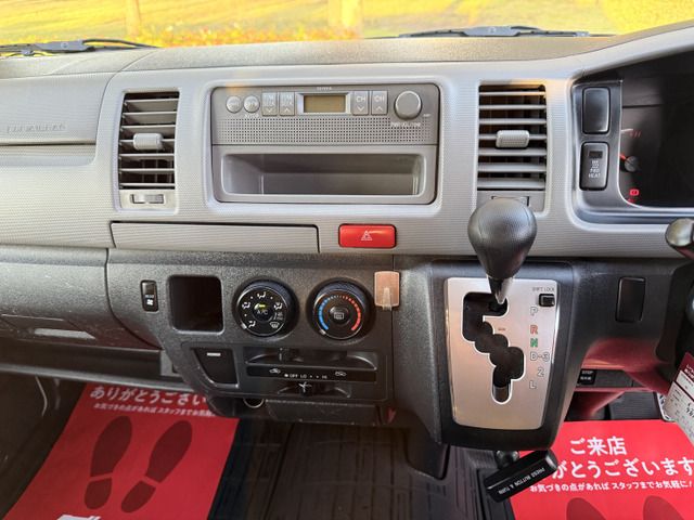 TOYOTA HIACE VAN 4WD 2011 Image 31