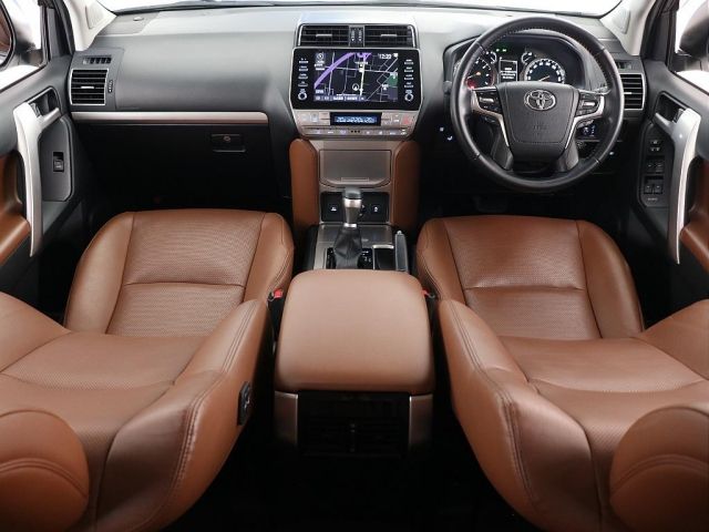 TOYOTA LANDCRUISER PRADO 2022 Image 31