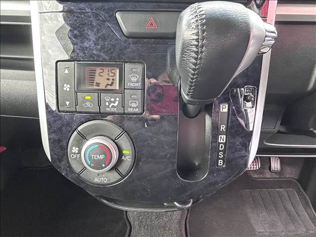 DAIHATSU TANTO CUSTOM 2017 Image 31