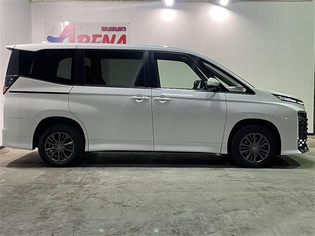 TOYOTA VOXY 4WD 2024 Image 31