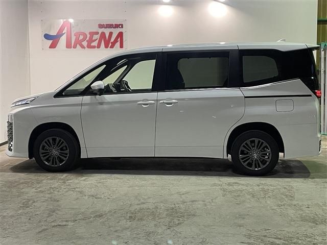 TOYOTA VOXY 4WD 2024 Image 31