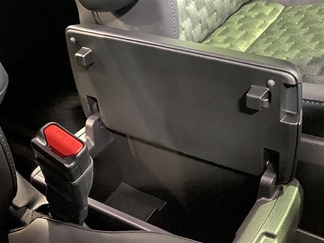 TOYOTA VOXY 4WD 2024 Image 31