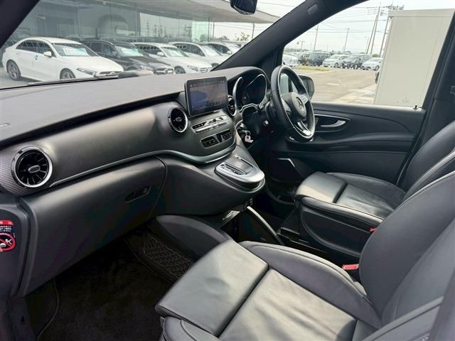 MERCEDES BENZ V CLAS 2023 Image 31