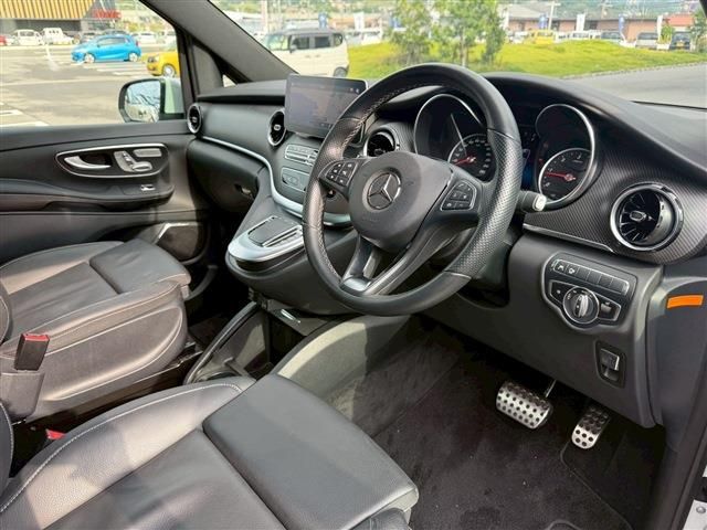 MERCEDES BENZ V CLAS 2023 Image 31