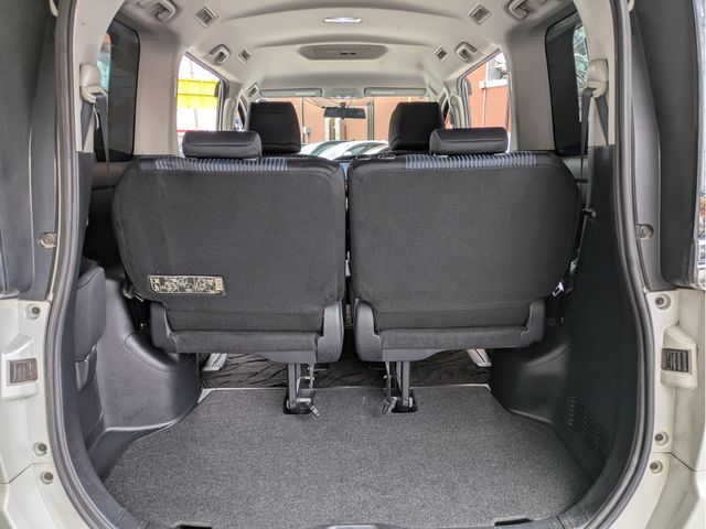 TOYOTA VOXY 2014 Image 31