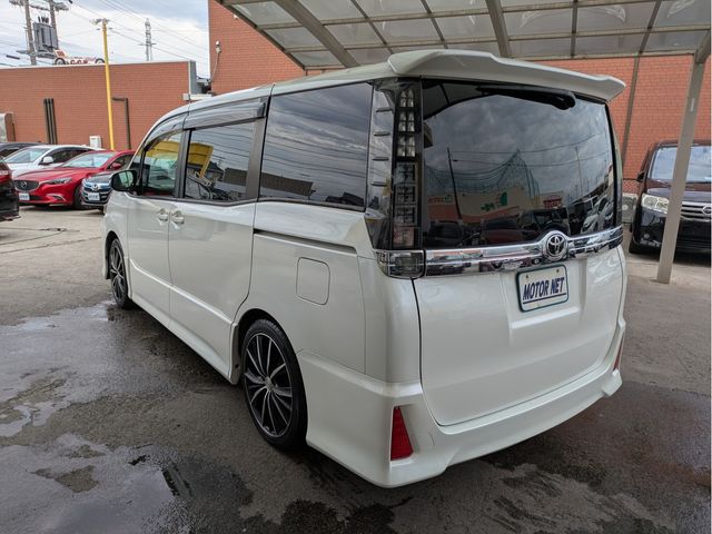 TOYOTA VOXY 2014 Image 31