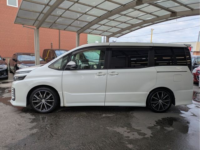 TOYOTA VOXY 2014 Image 31