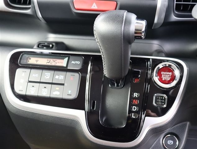 HONDA N BOX SLASH 2018 Image 31