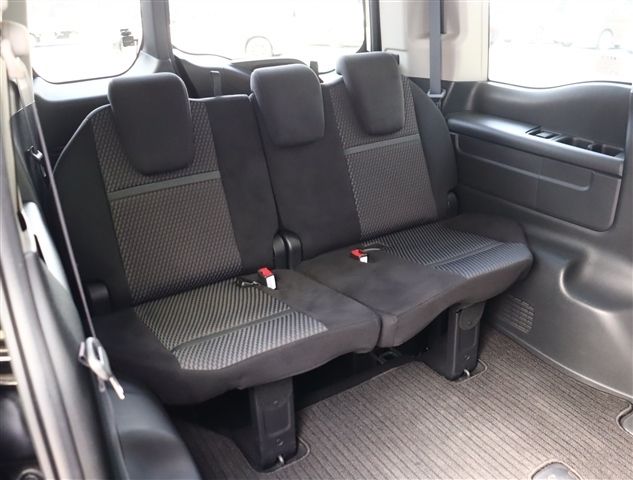 HONDA STEPWAGON SPADA 2015 Image 31