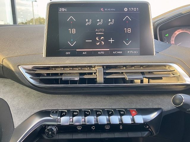 PEUGEOT 3008 2017 Image 31